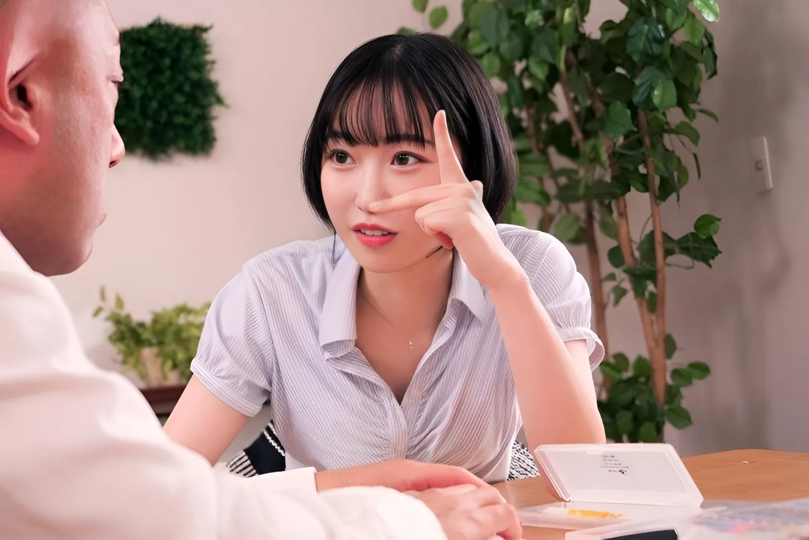 MIDV-410 Cô gia sư xinh đẹp của con trai tôi