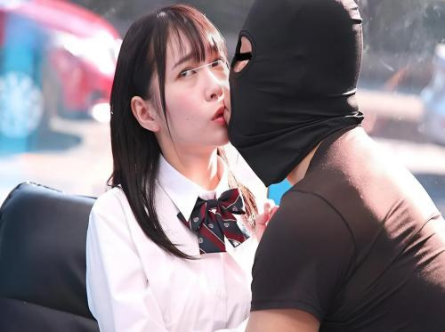 性爱车停在街中央
