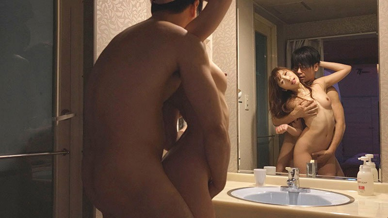 Sneaking around with a teacher in a love hotel