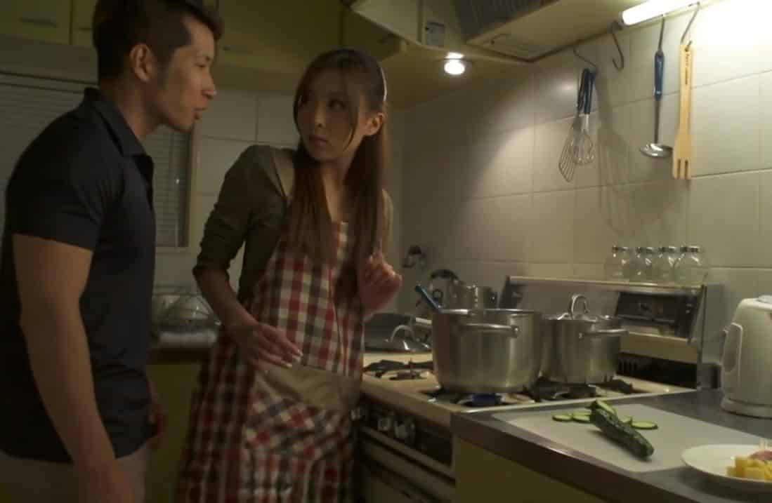 Deixe sua esposa trabalhar como empregada doméstica na casa do seu chefe e o resultado final