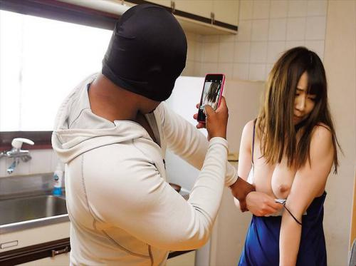 The slutty wife and the lucky black thief