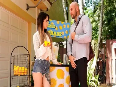 Vendere limonata ma pagare con il sesso