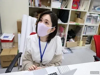Gạ địt em nhân viên quản lí kho đi khách sạn
